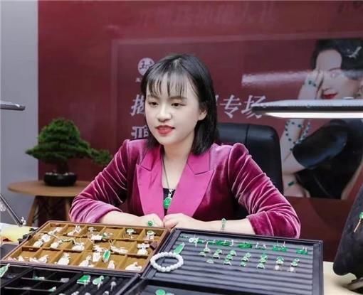 深圳潮青丨玉商集团李丹妍：千年玉石文化 百年翡翠传承