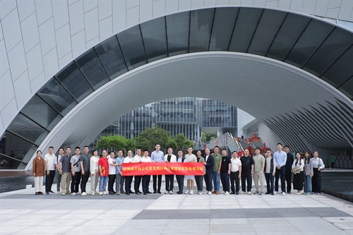 沉浸式感受城市发展魅力丨深圳潮青商会代表团走进光明区城市规划展览馆参观交流